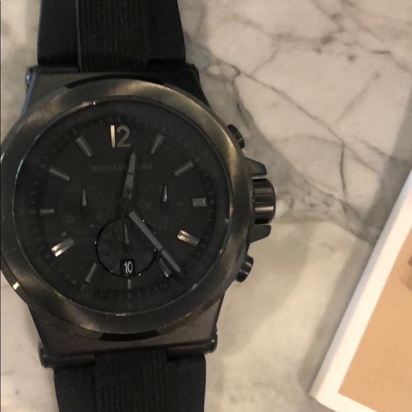 Michael Kors Watch - Picture 5 of 6